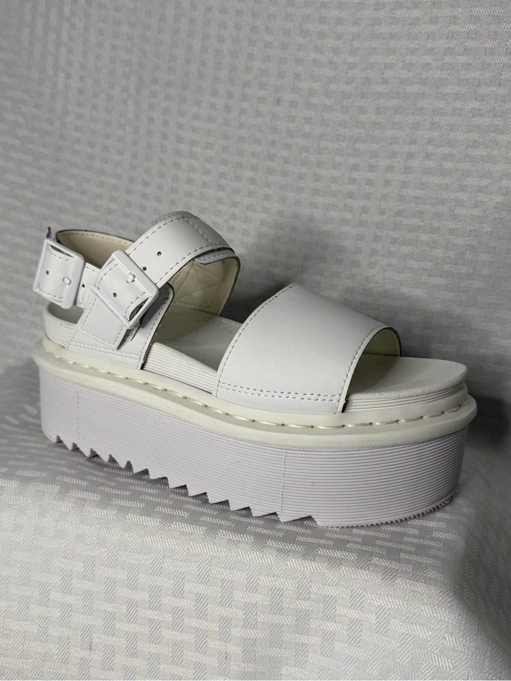 Doctor Marten’s Voss Mono Leather Platform strap Buckle Sandals